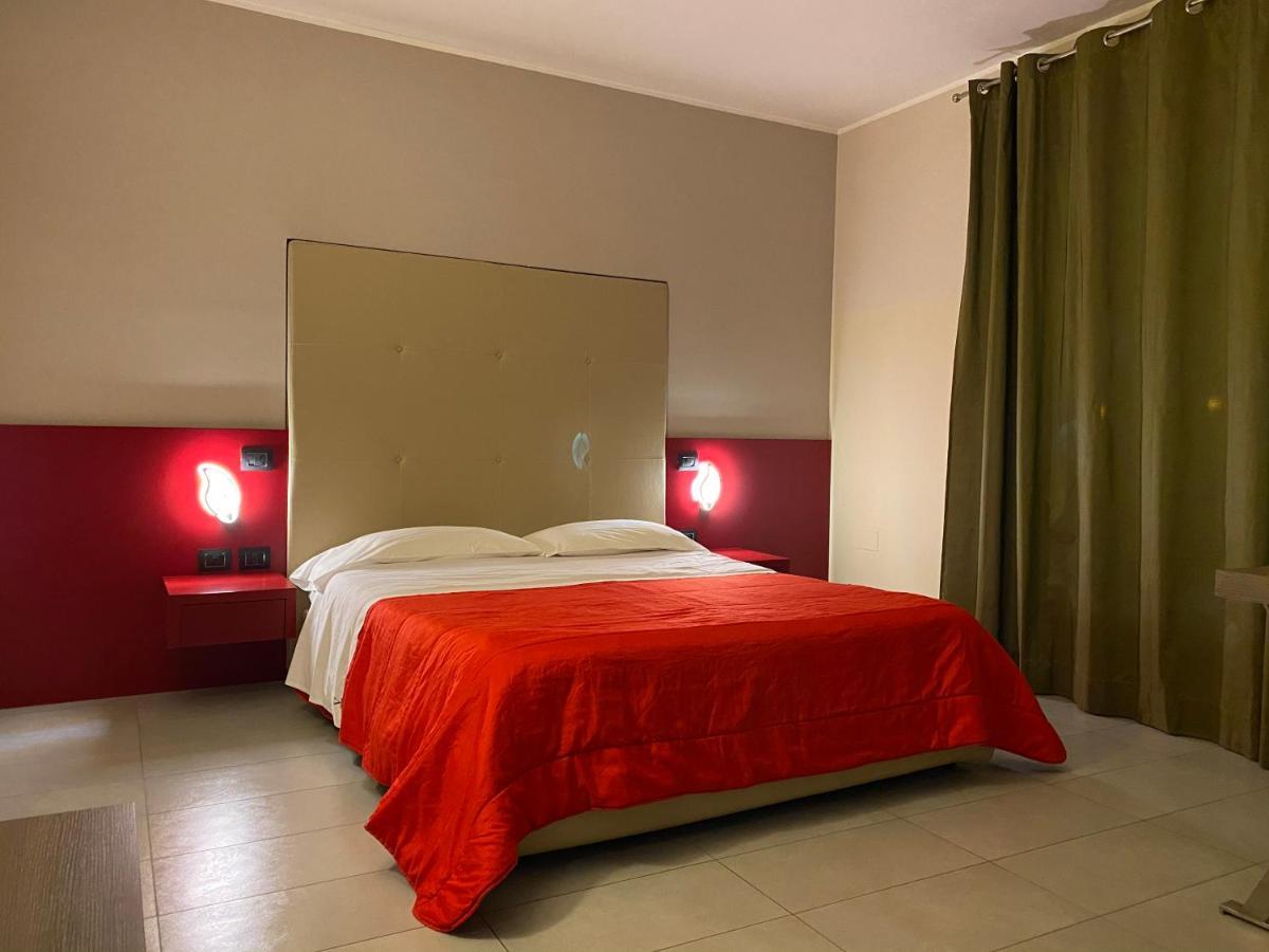 Victoria Hotel Pomigliano d'Arco Eksteriør bilde
