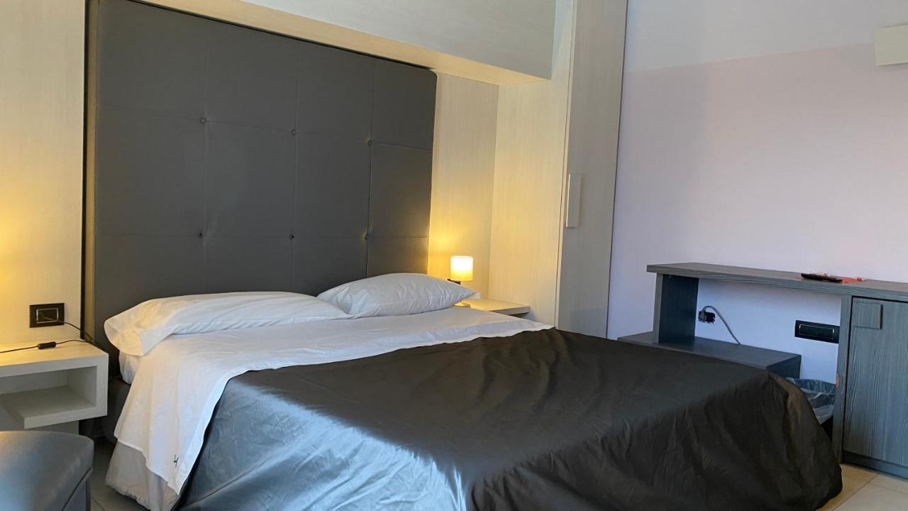 Victoria Hotel Pomigliano d'Arco Eksteriør bilde
