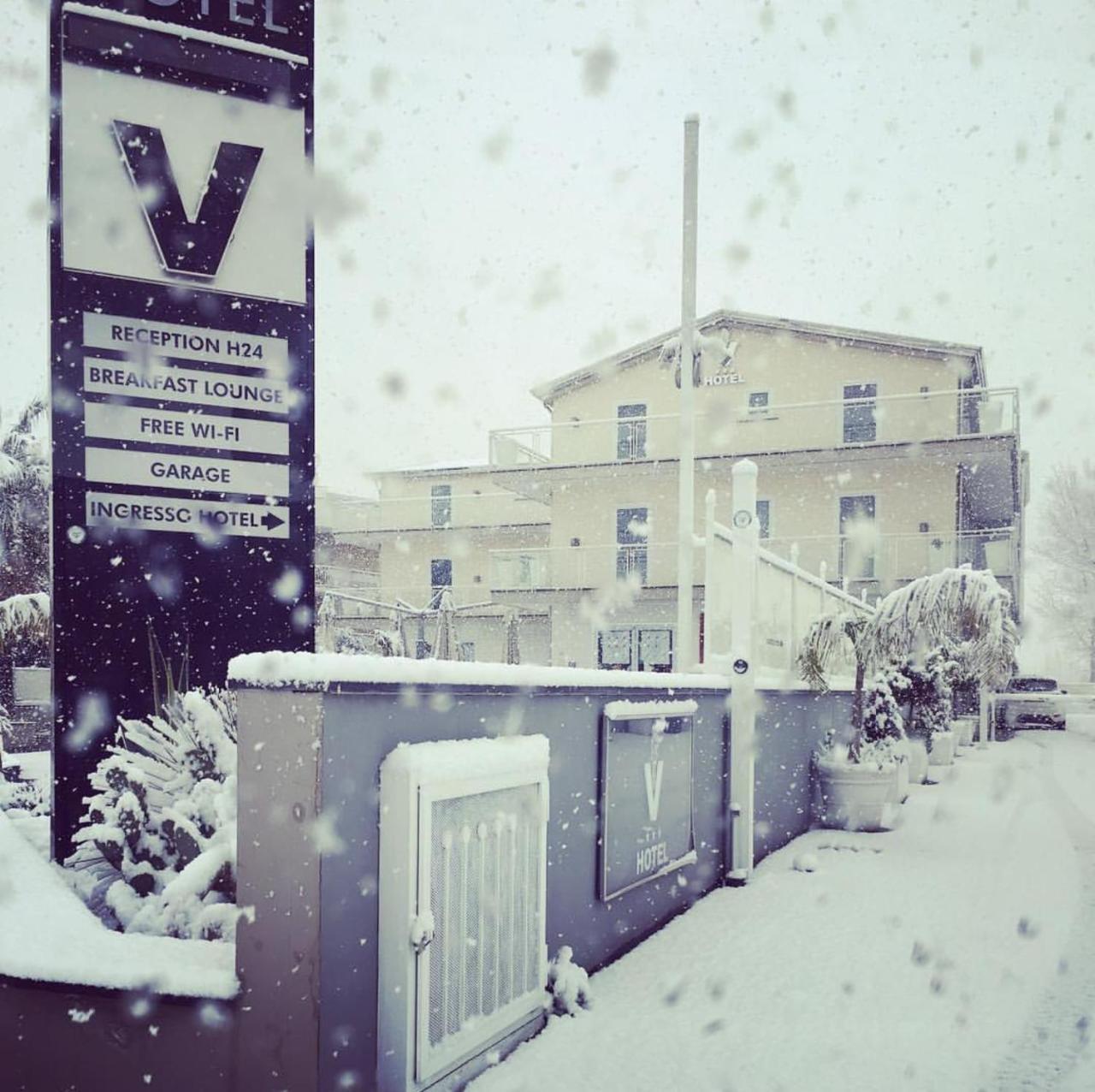 Victoria Hotel Pomigliano d'Arco Eksteriør bilde